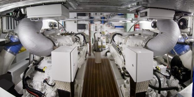 30-70FB_engine-room-MTU-engines